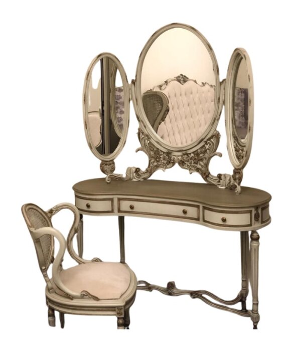 VI Dresser