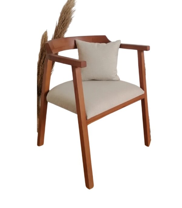 Tut chair