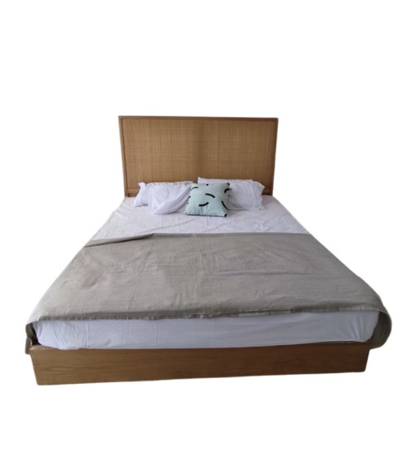 Rattan white bed